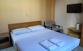 Ang'S Hotel